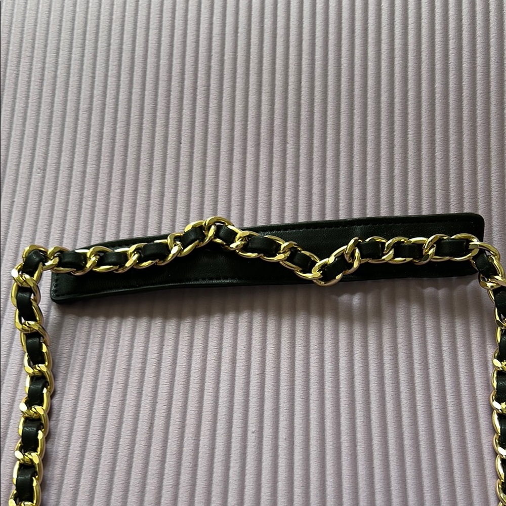 Forever 21 quilted  black and gold purse - Picture 13 of 14
